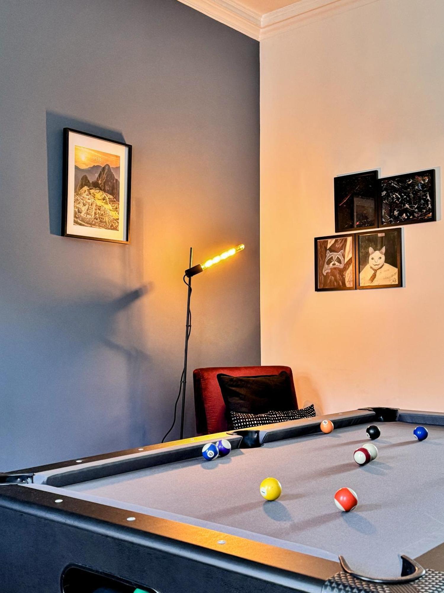 Cinematic With Pool Table & Cinema In The Heart Of Prag